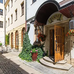 4* Hotell Dwor Polski